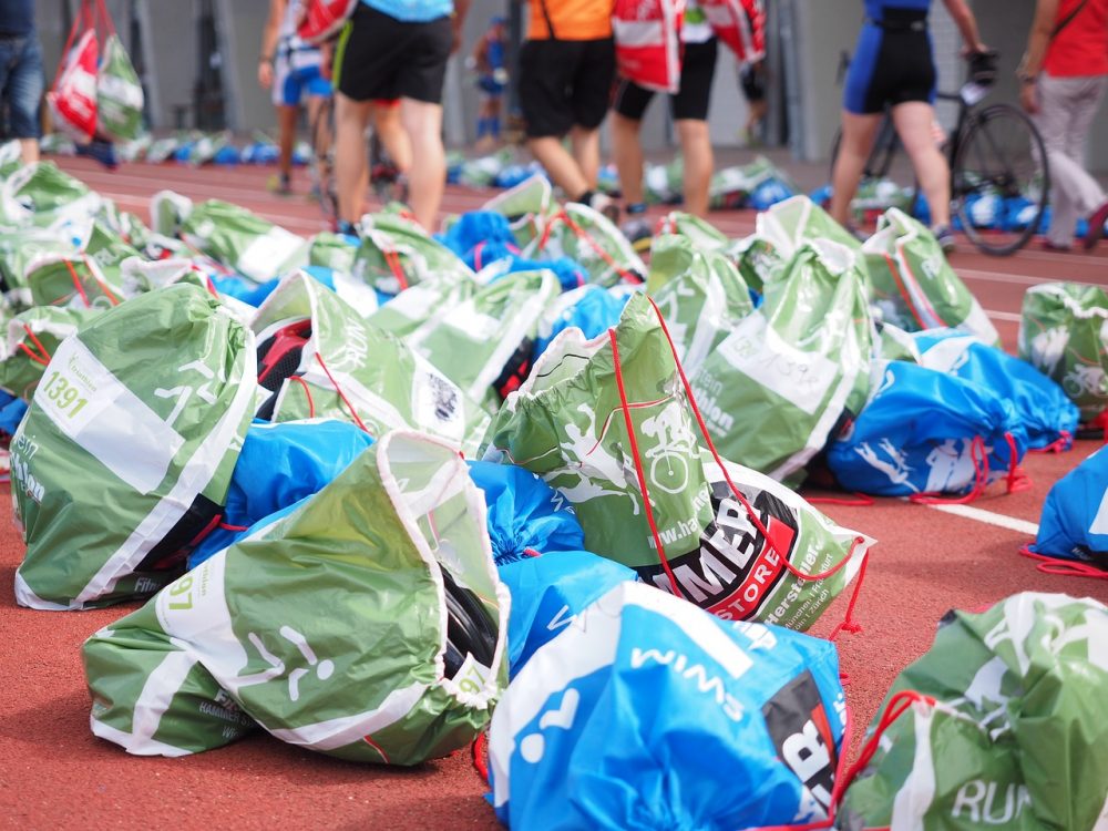 Czym w triathlonie są strefy zmian?